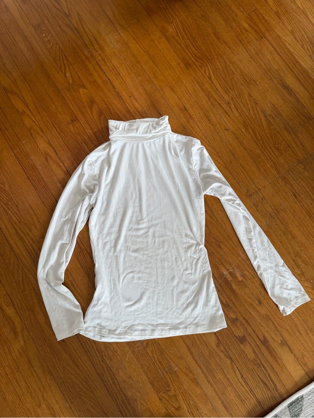 Women's White Long-Sleeve Turtleneck Top